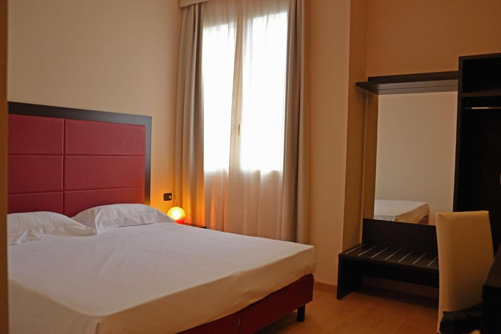 Triple Room,11552489:JPEG